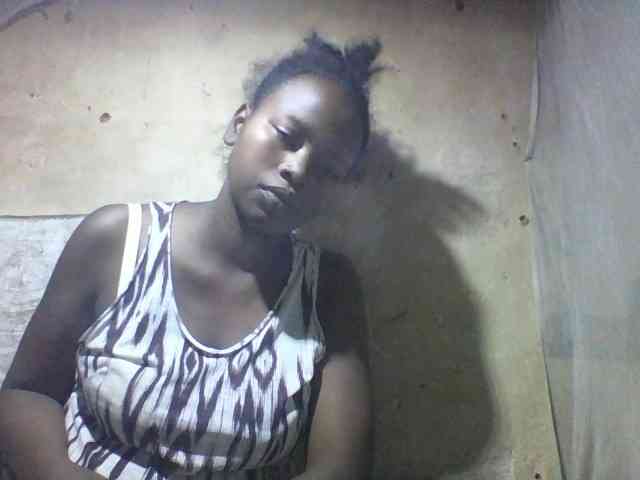 Asminah1 webcam