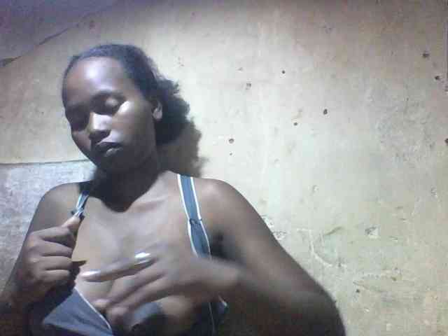 Asminah1 webcam