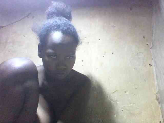 Asminah1 webcam