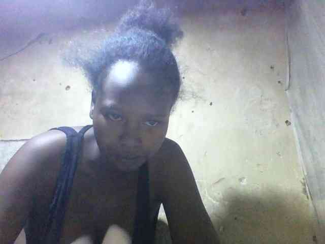Asminah1 webcam