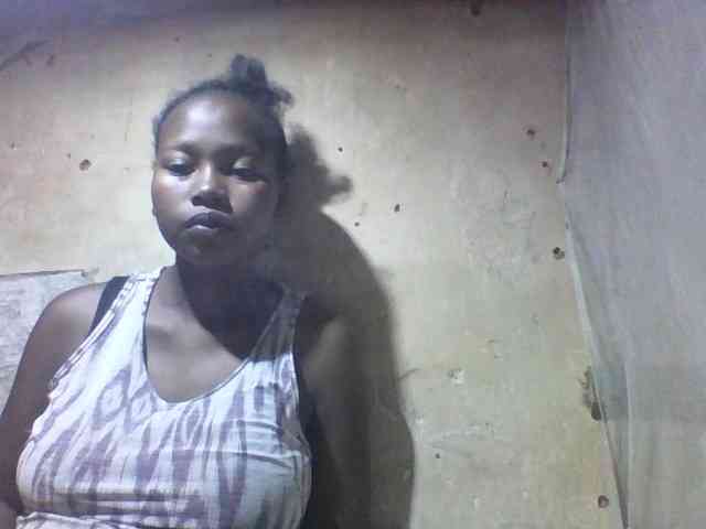 Asminah1 webcam