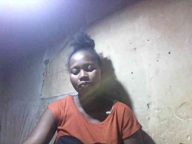 Asminah1 webcam