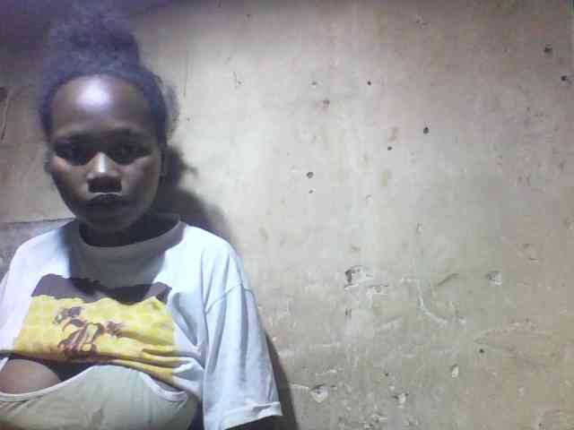 Asminah1 webcam