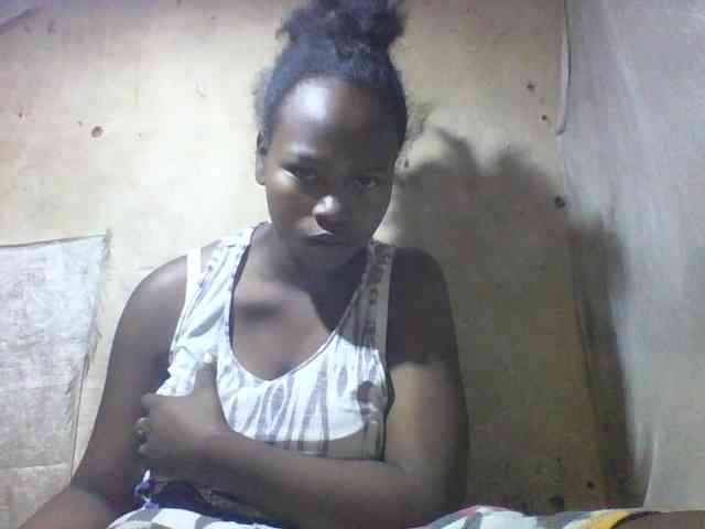Asminah1 webcam