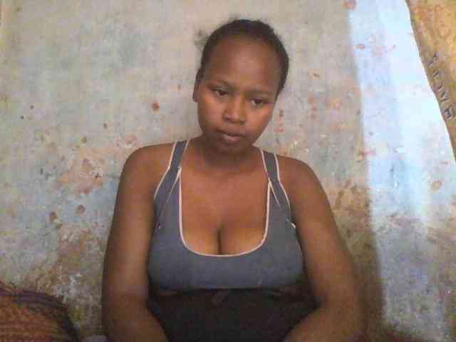 Asminah1 webcam