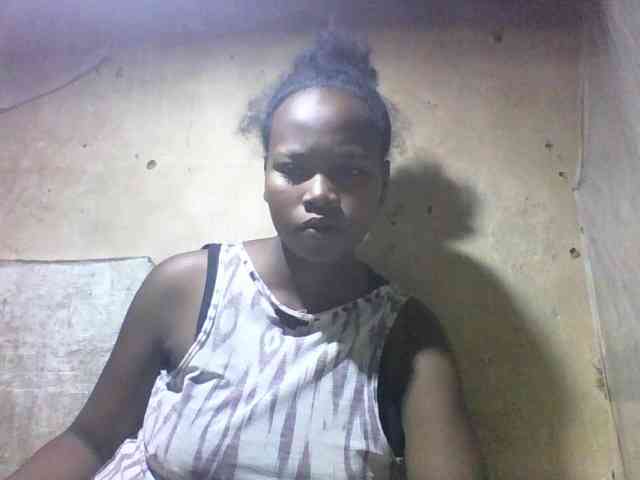 Asminah1 webcam