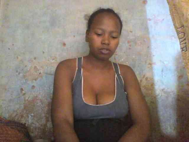 Asminah1 webcam