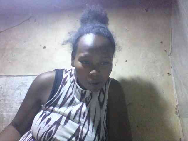 Asminah1 webcam