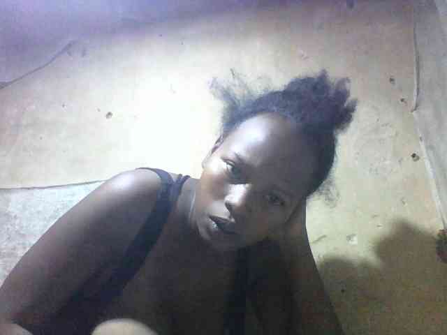 Asminah1 webcam