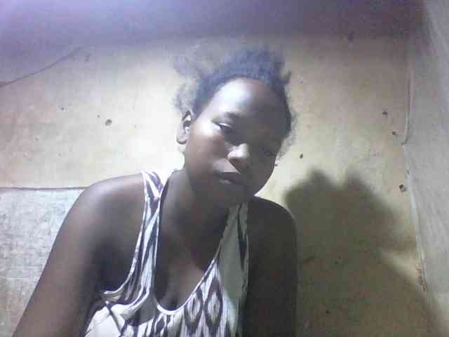 Asminah1 webcam