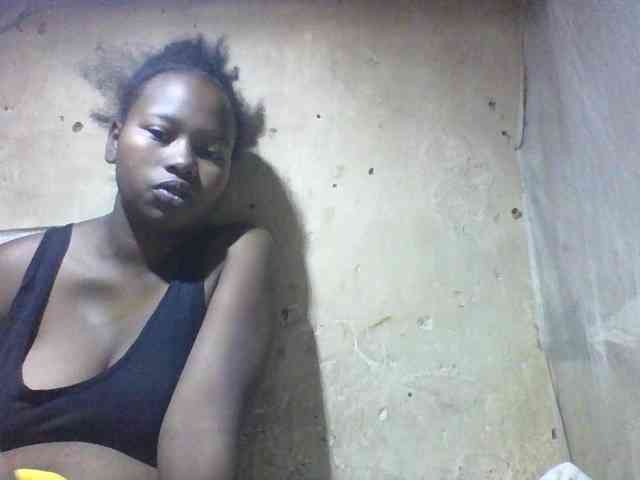 Asminah1 webcam