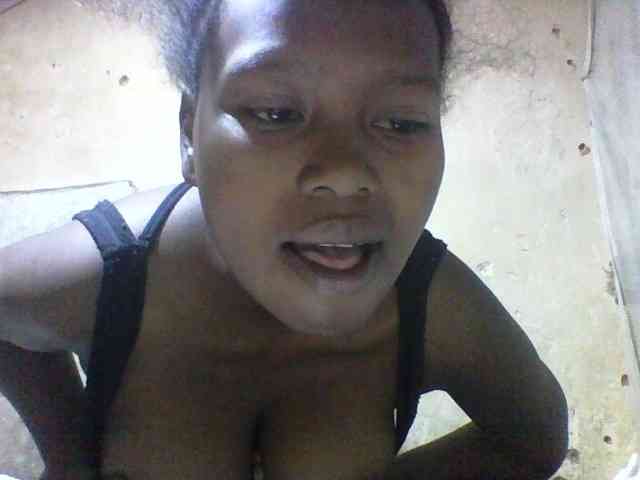 Asminah1 webcam
