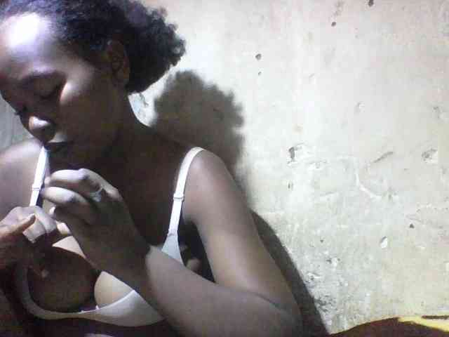 Asminah1 webcam