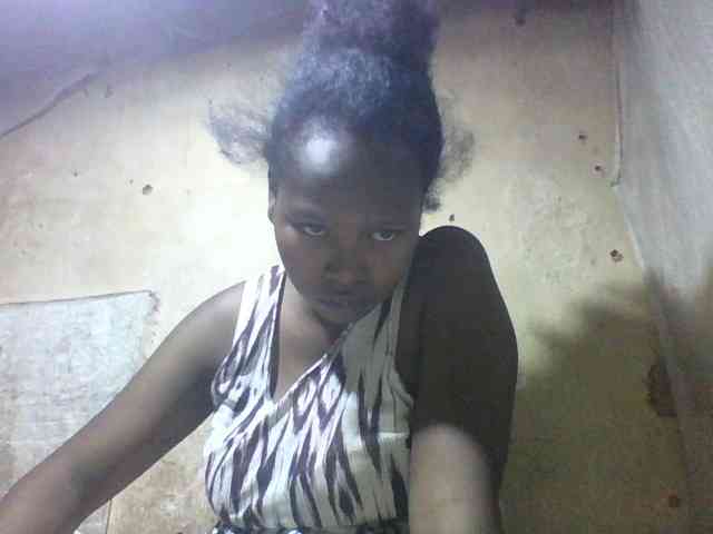 Asminah1 webcam