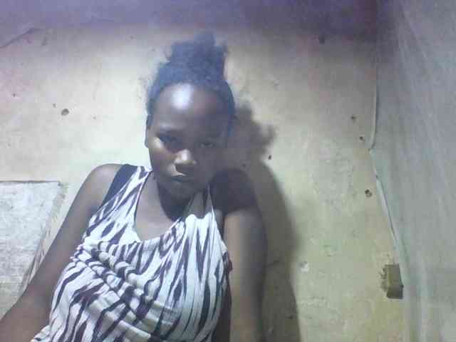 Asminah1 webcam