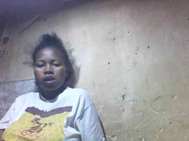 Asminah1 webcam
