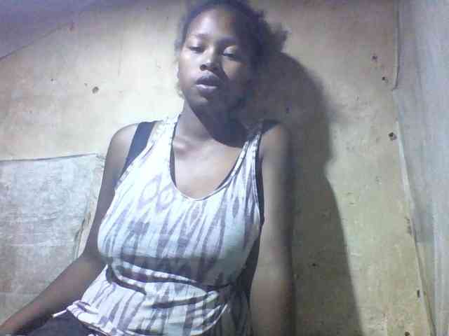 Asminah1 webcam