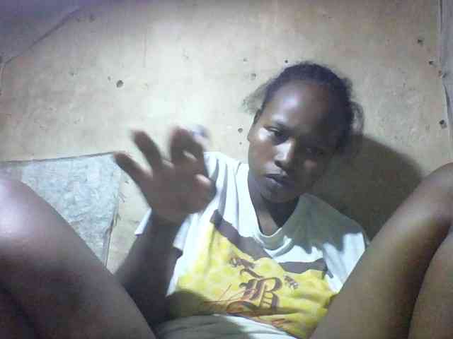 Asminah1 webcam
