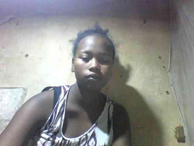 Asminah1 webcam