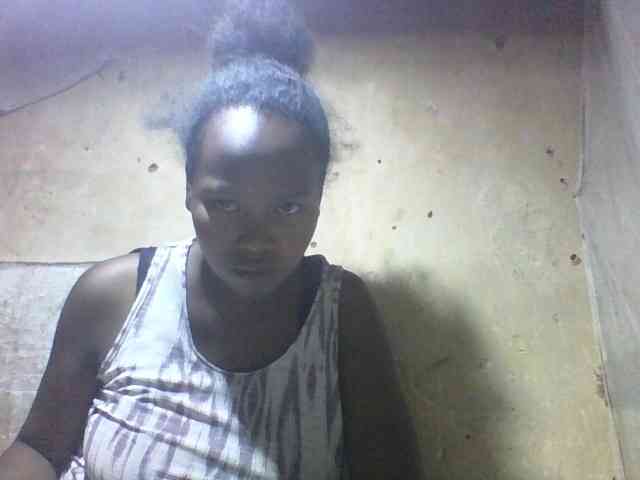 Asminah1 webcam