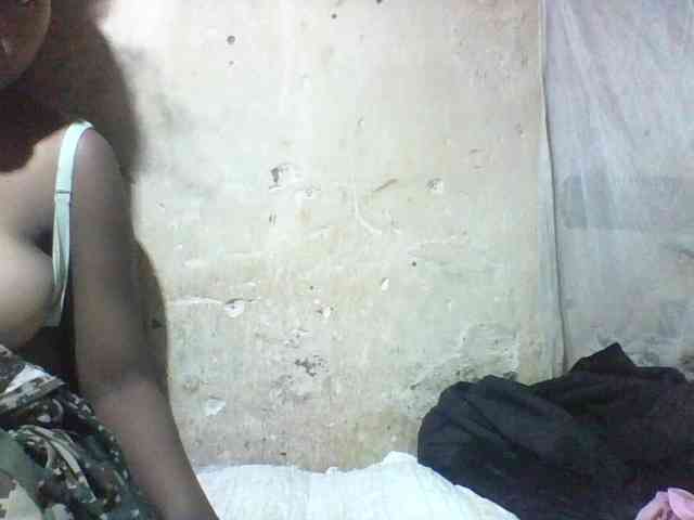 Asminah1 webcam