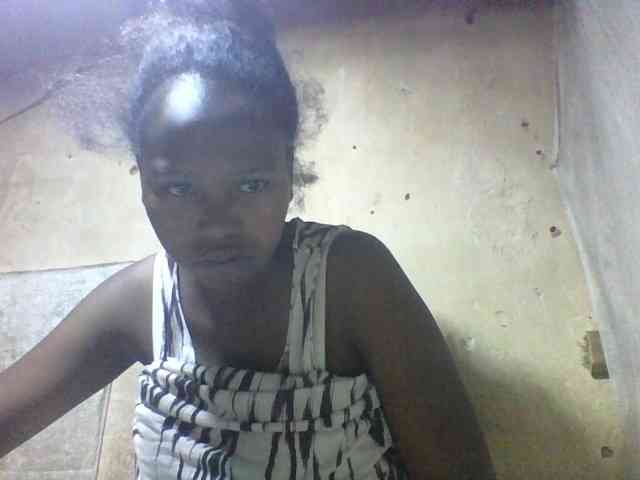 Asminah1 webcam