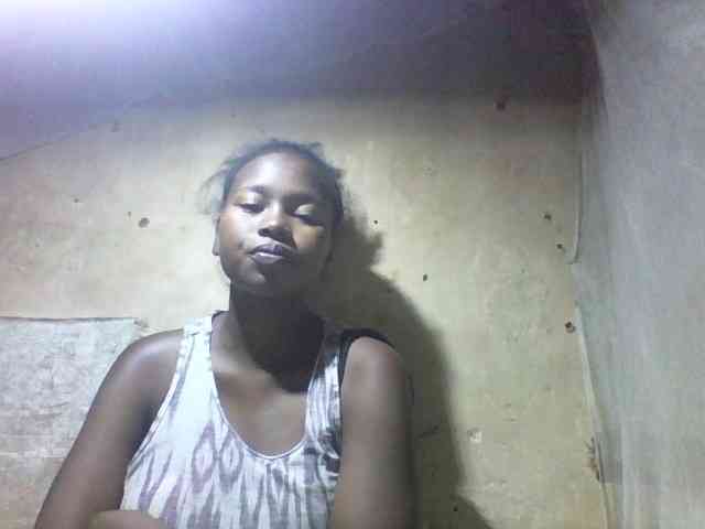 Asminah1 webcam
