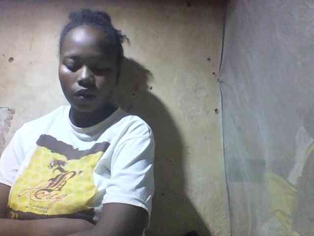 Asminah1 webcam