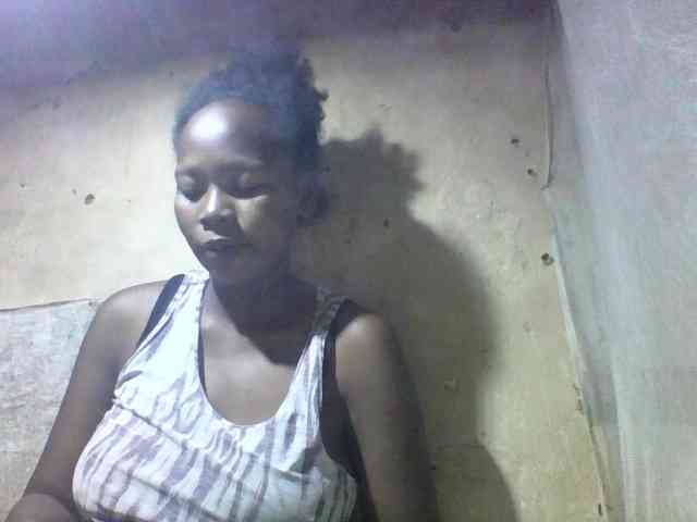 Asminah1 webcam
