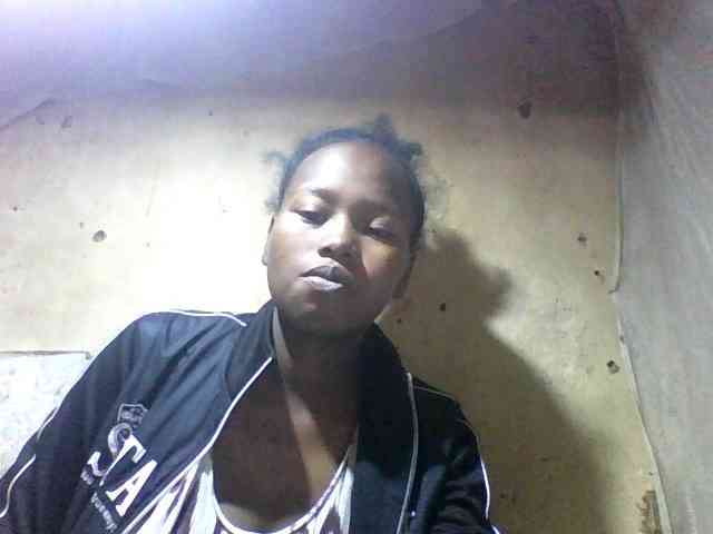 Asminah1 webcam