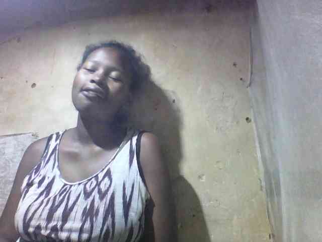 Asminah1 webcam