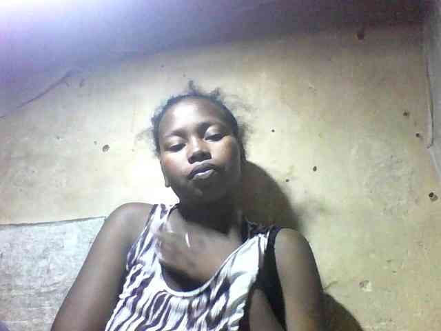 Asminah1 webcam