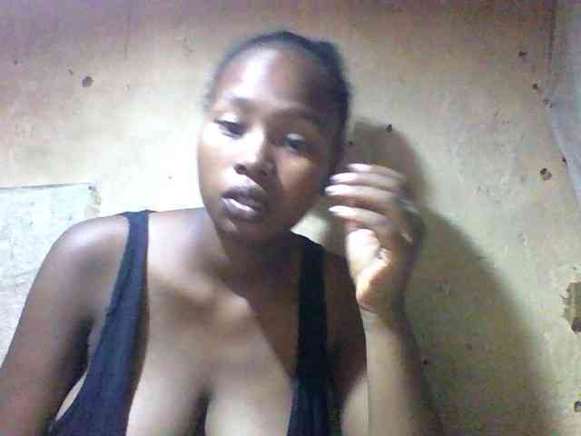 Asminah1 webcam