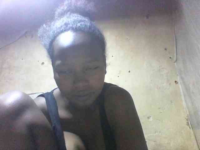 Asminah1 webcam