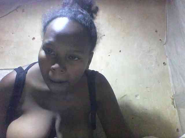 Asminah1 webcam