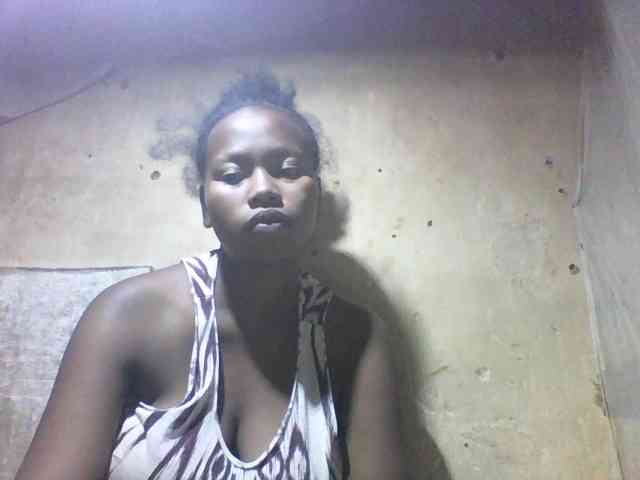 Asminah1 webcam