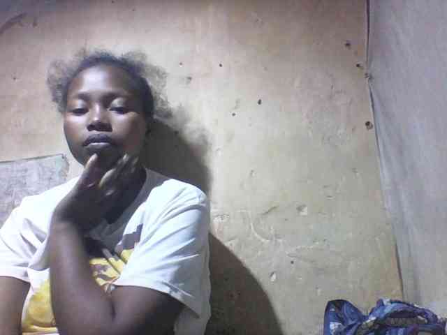 Asminah1 webcam