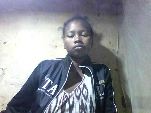 Asminah1 webcam