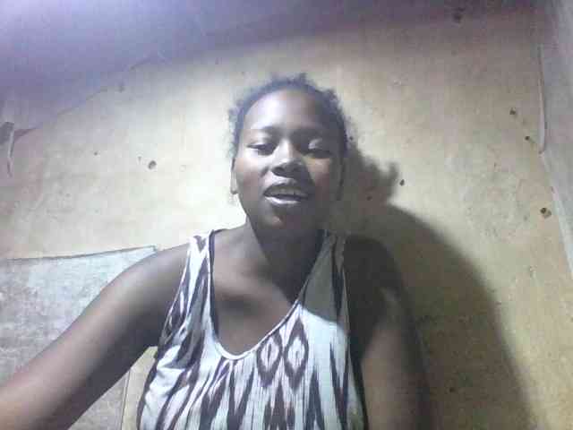 Asminah1 webcam