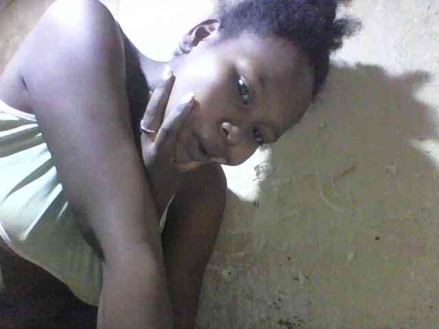 Asminah1 webcam