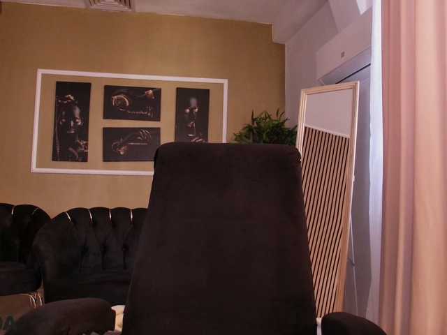 SinfulTina live cam preview