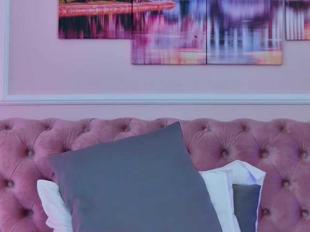 AllenaMoon live cam on BongaCams