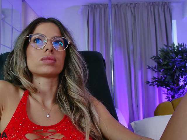 AllenaMoon live cam on BongaCams