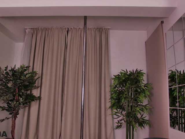 MilaHoneyy live cam on BongaCams