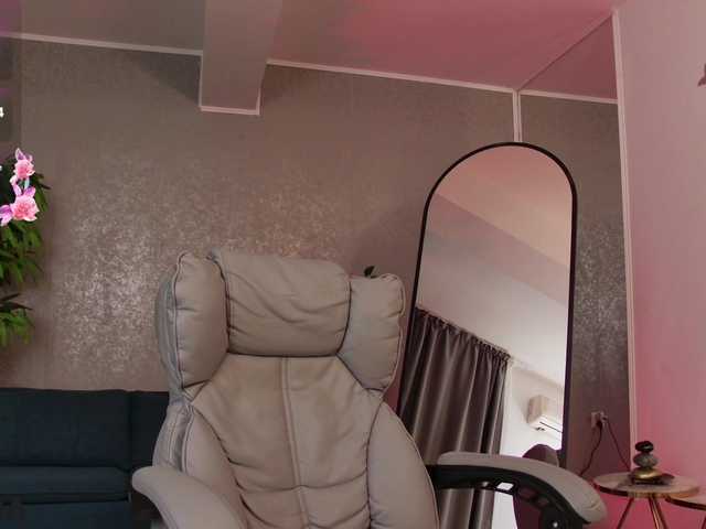 MilaHoneyy live cam on BongaCams