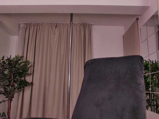 MilaHoneyy live cam on BongaCams