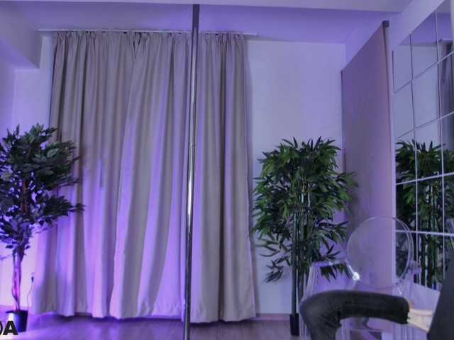 MilaHoneyy live cam on BongaCams