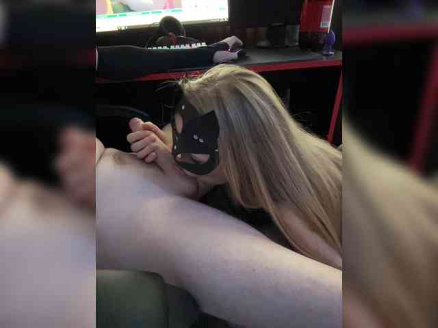 VelvetGaze1 webcam
