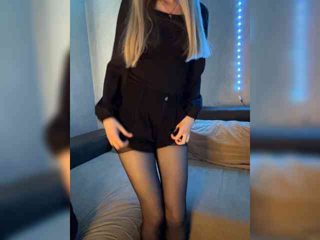VelvetGaze1 webcam