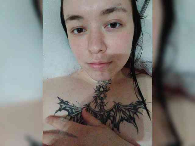 Iraidalass webcam